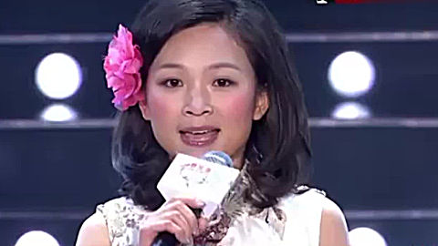  b>小邓丽君 /b>梁媛改编歌词唱《小城故事》,太像了