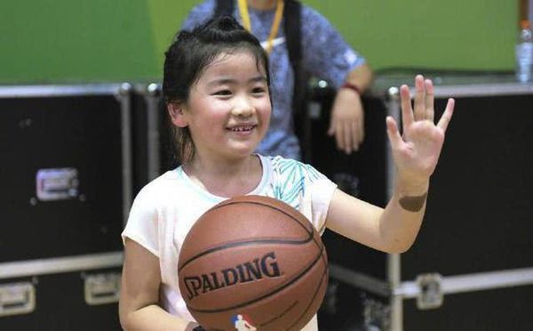 姚明女儿身高又破纪录,今年到底长到多高了