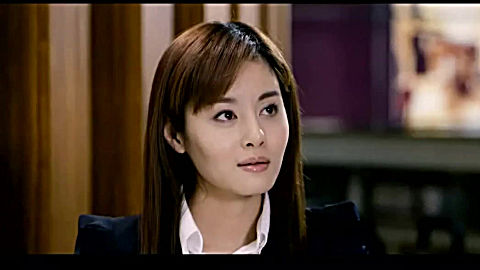 四戒:男子以买房名义带售楼员回家,被媳妇抓个正着,追找别墅跑!