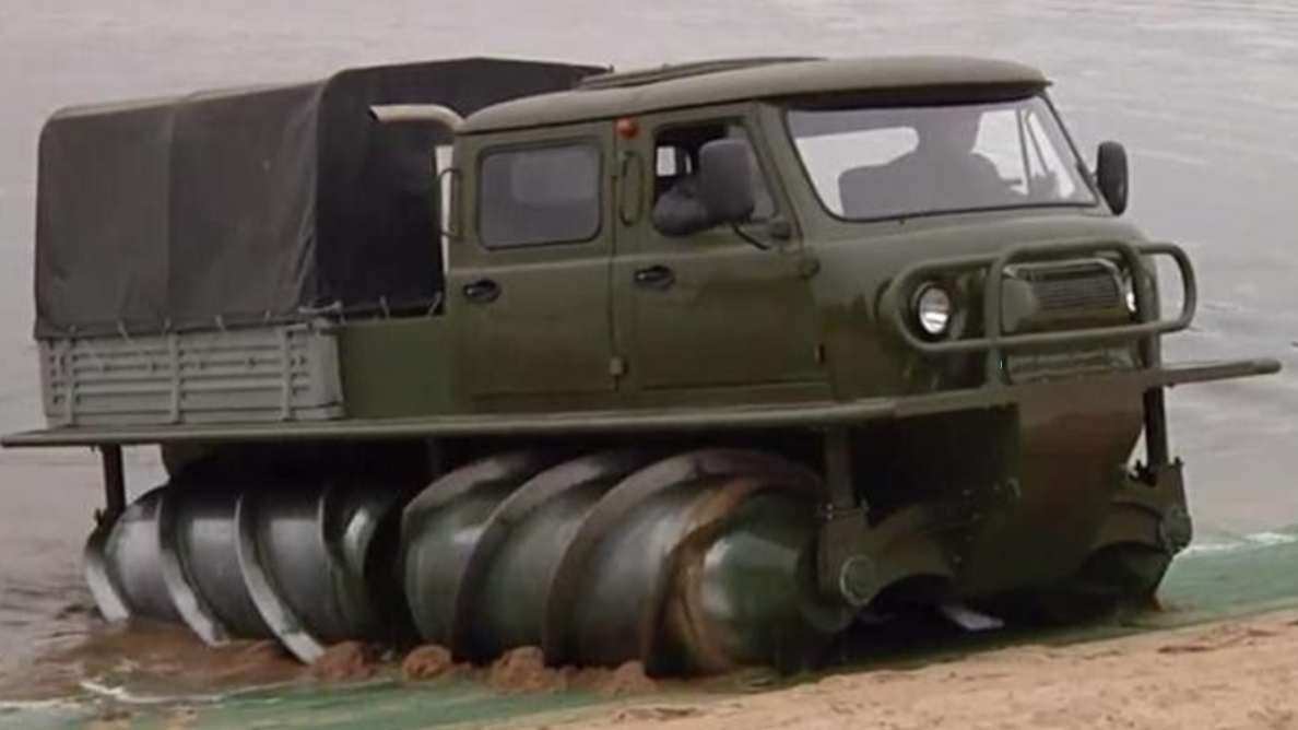 用螺旋滚筒做汽车轮子,上山下海无所不能