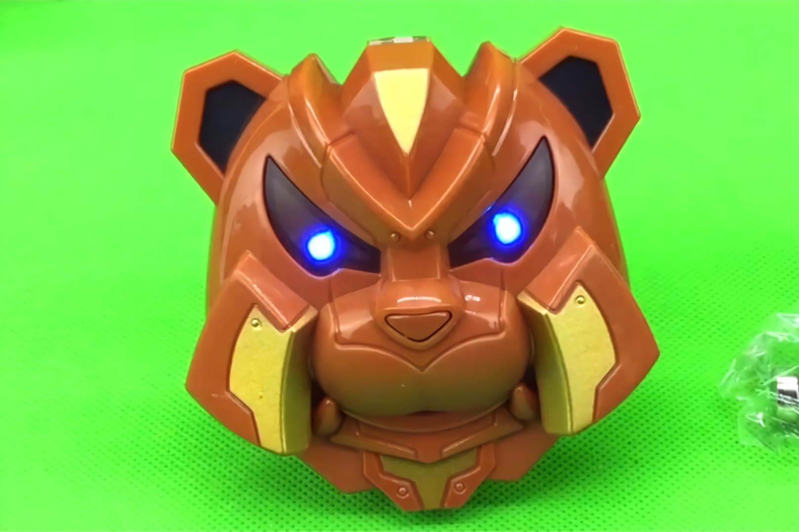 小猪佩奇玩猪猪侠五灵锁之土灵卫石甲熊