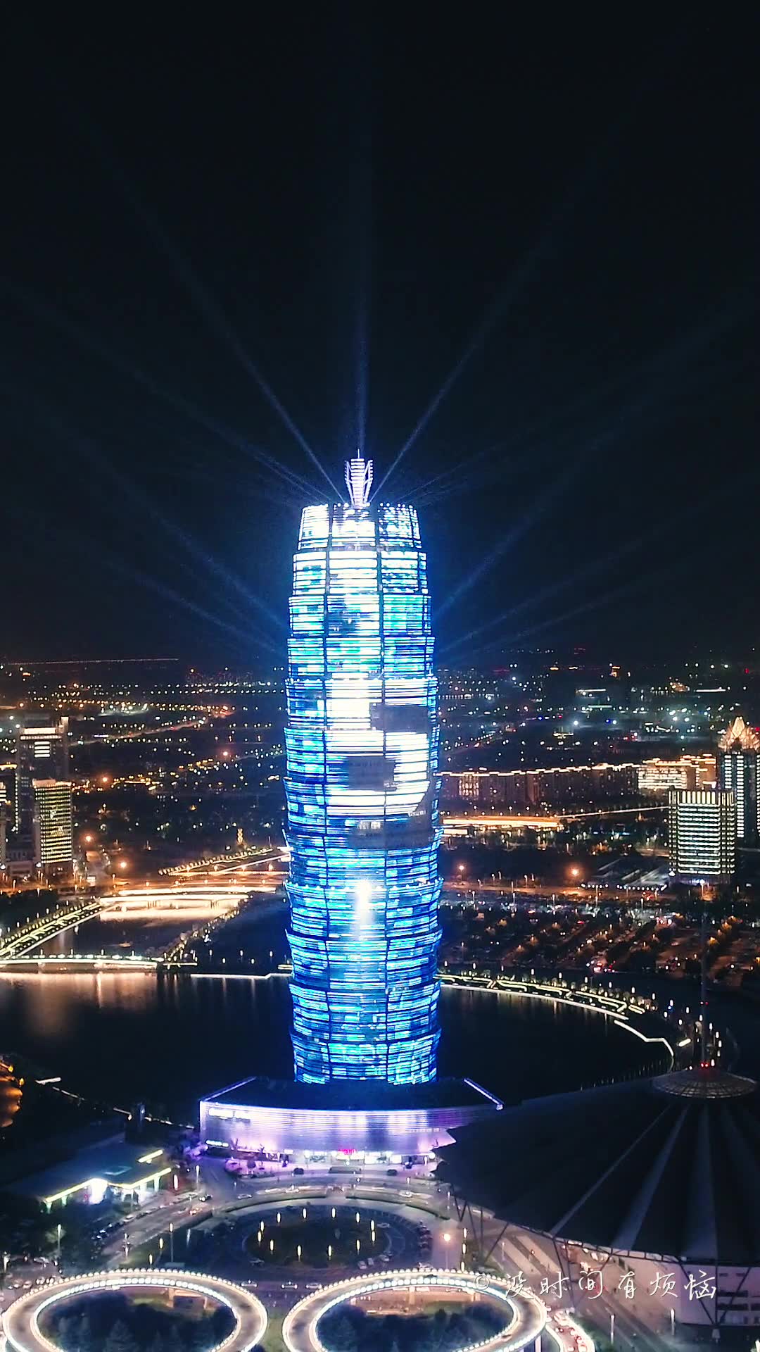 竖屏欣赏郑州cbd 郑州会展中心大疆悟2航拍