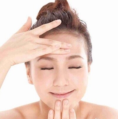 嘴边长痘痘怎么调理