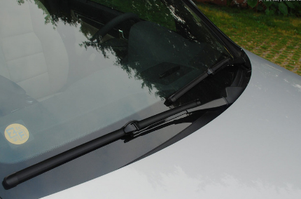 奔驰glc200的雨刮片怎么取下