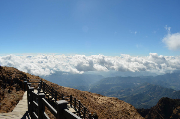 錦雲,嬌雲,祥雲,密雲,雲帆,雲窗,雲盤,雲頂,雲波,雲臺,雲陽,雲和,雲紋