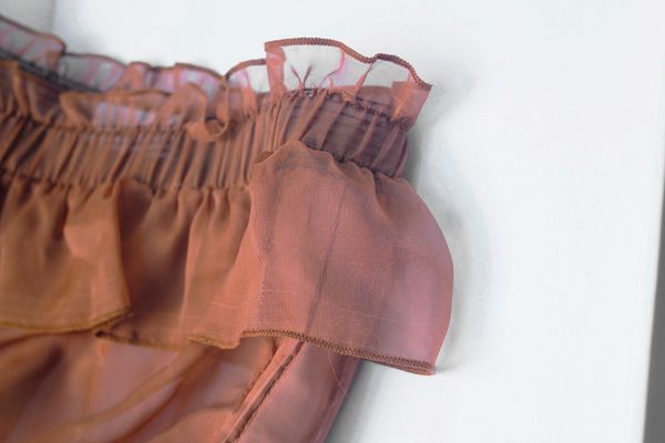 相片中如何把阴影区域偏蓝部分调成正常色调,