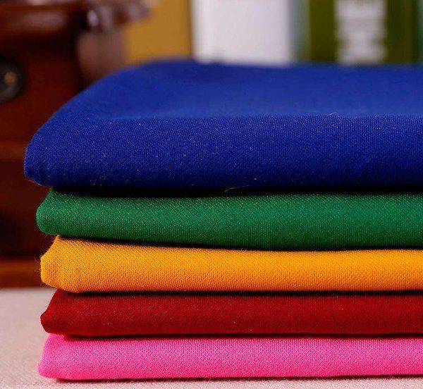 锦棉采用金属丝,涤纶等材质交织而成,所以面料表面