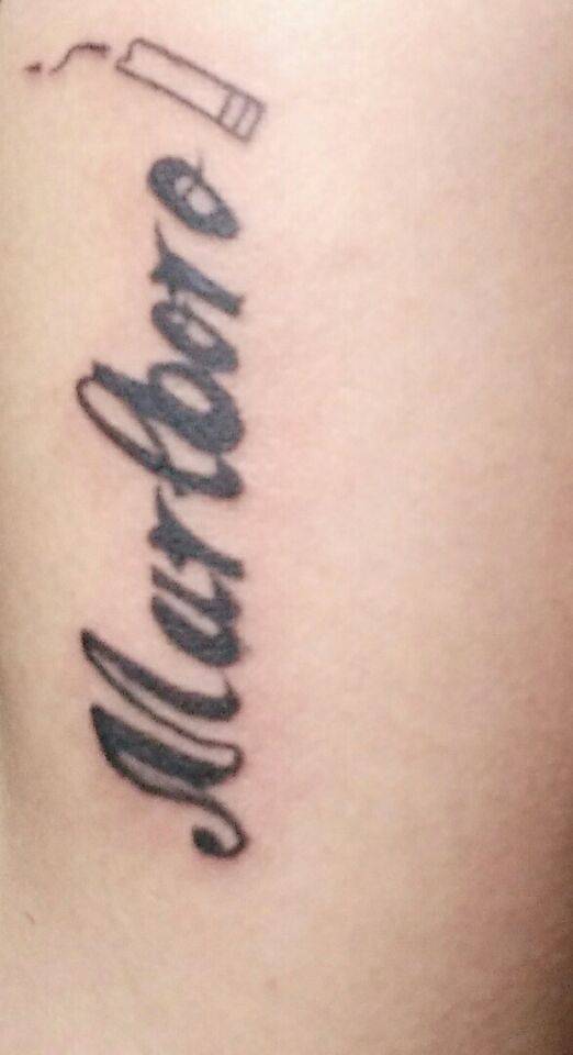 今天去纹身 师傅给我纹了这几个英文单词 有没