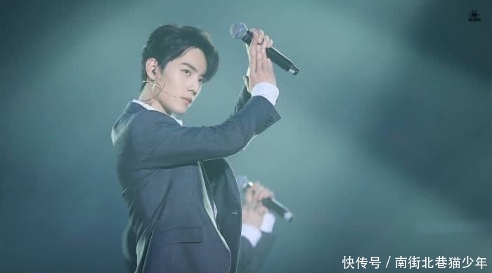 肖战跨年演唱会东方卫视