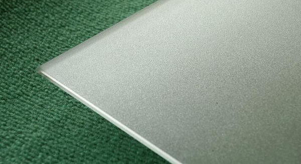 有不透明的钢化玻璃吗