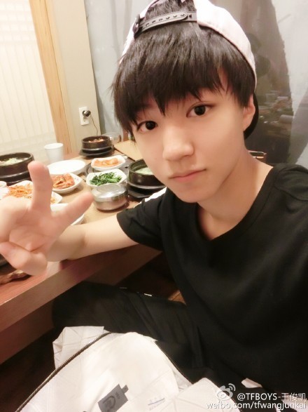 王俊凯的图片帅 t015c7d89f49e75fce3.jpg