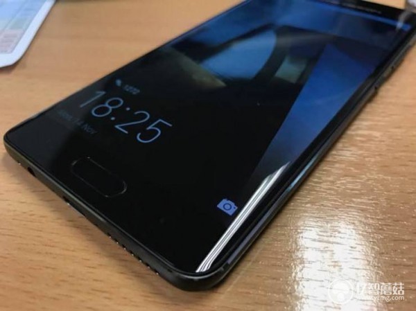 华为Mate9曲面屏和平面屏买哪个好