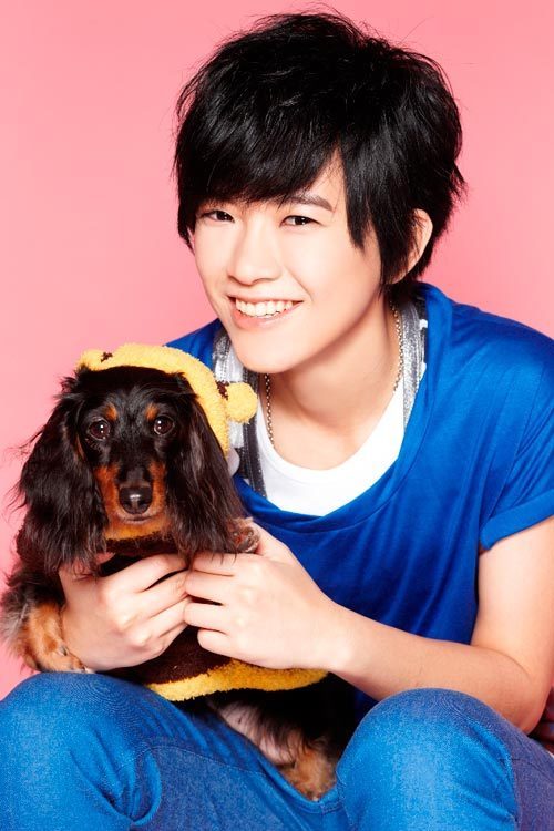 我靠。张芸京竟然是女的。我才知道。吗啊。吓