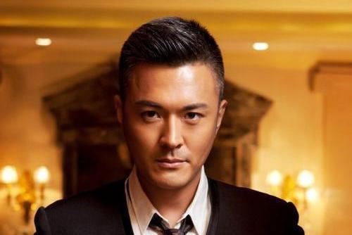 当红时"抛弃"高圆圆,事业下滑的于小伟,后来怎样?