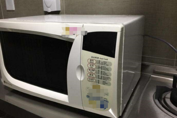 蛋炒饭要怎么放微波炉里面加热啊 微波炉与烤箱