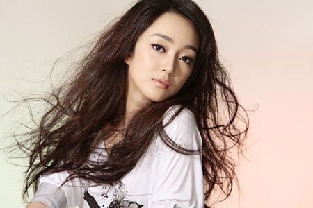 刘越  饰  白莎 中文名:刘越 外文名:lisa 国    籍:中国 民    族