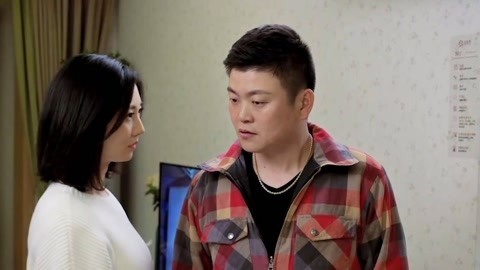 特殊交易:美女被小伙的行为感动,一个吻快将我的心甜化了