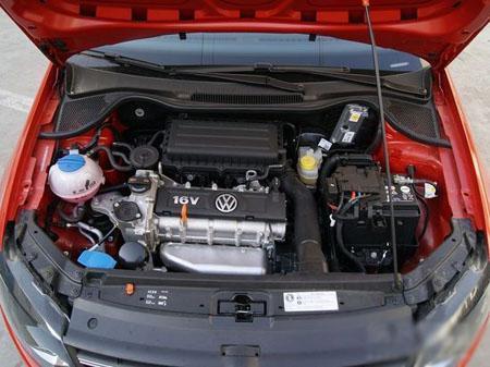 polo的水箱是什么地方,是怎么加水的?