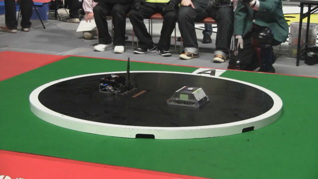 日本相扑机器人大赛,字幕超搞笑,原来机器人也可以这么蠢萌