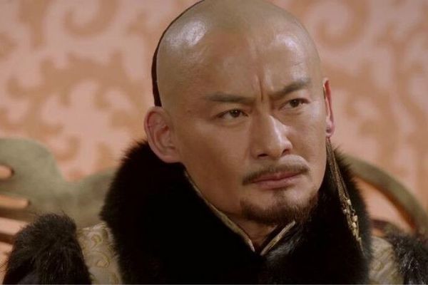 努尔哈赤的祖父和父亲被明军杀后,为什么还给明朝卖命?