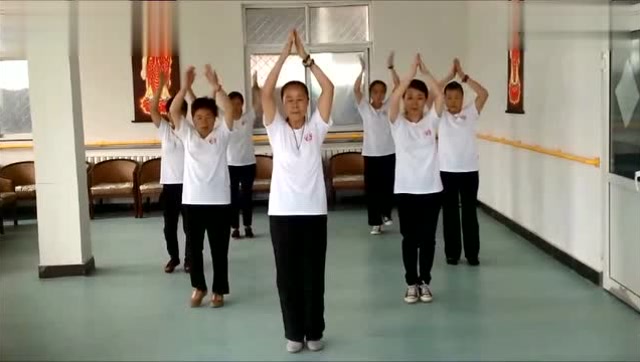 念佛 b>拍手健身操 /b>30分钟9节版教学视频,单纯健身版适合家庭社区