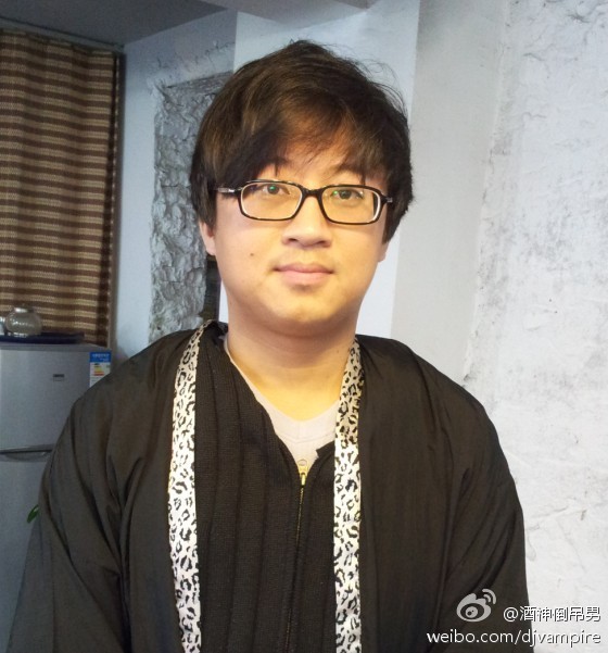 求配广播剧cⅤ倒吊男相片