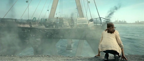 张钧宁演过的电影里面有大桥被炸毁的电影是哪