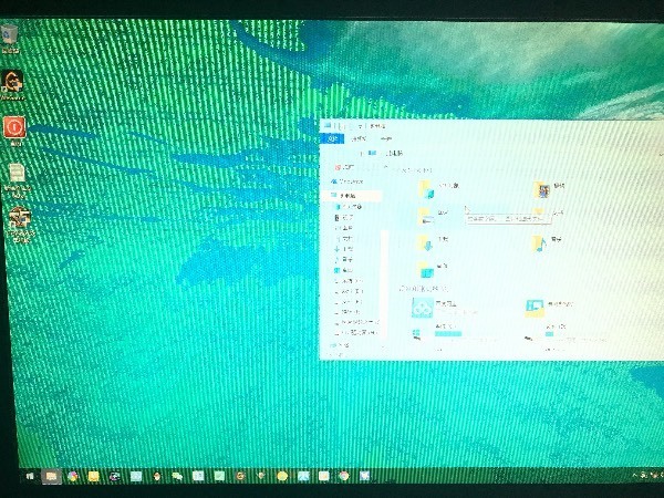 2个月没用过的电脑显示器绿屏了