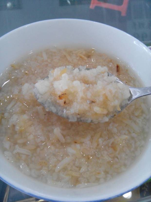 大家知道曲米茶是不是这种颜色和做法吗