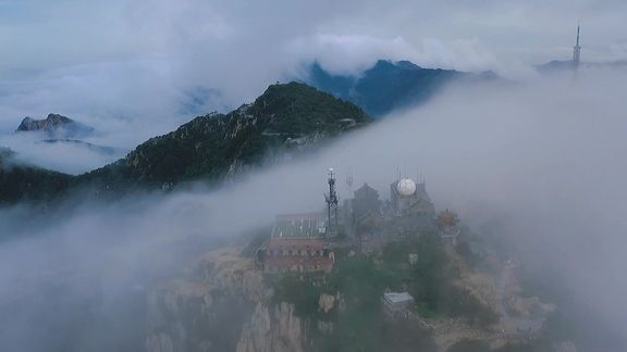 [图]【望月之城】#云雾缭绕人间仙境 #治愈系风景 #秋雨过后