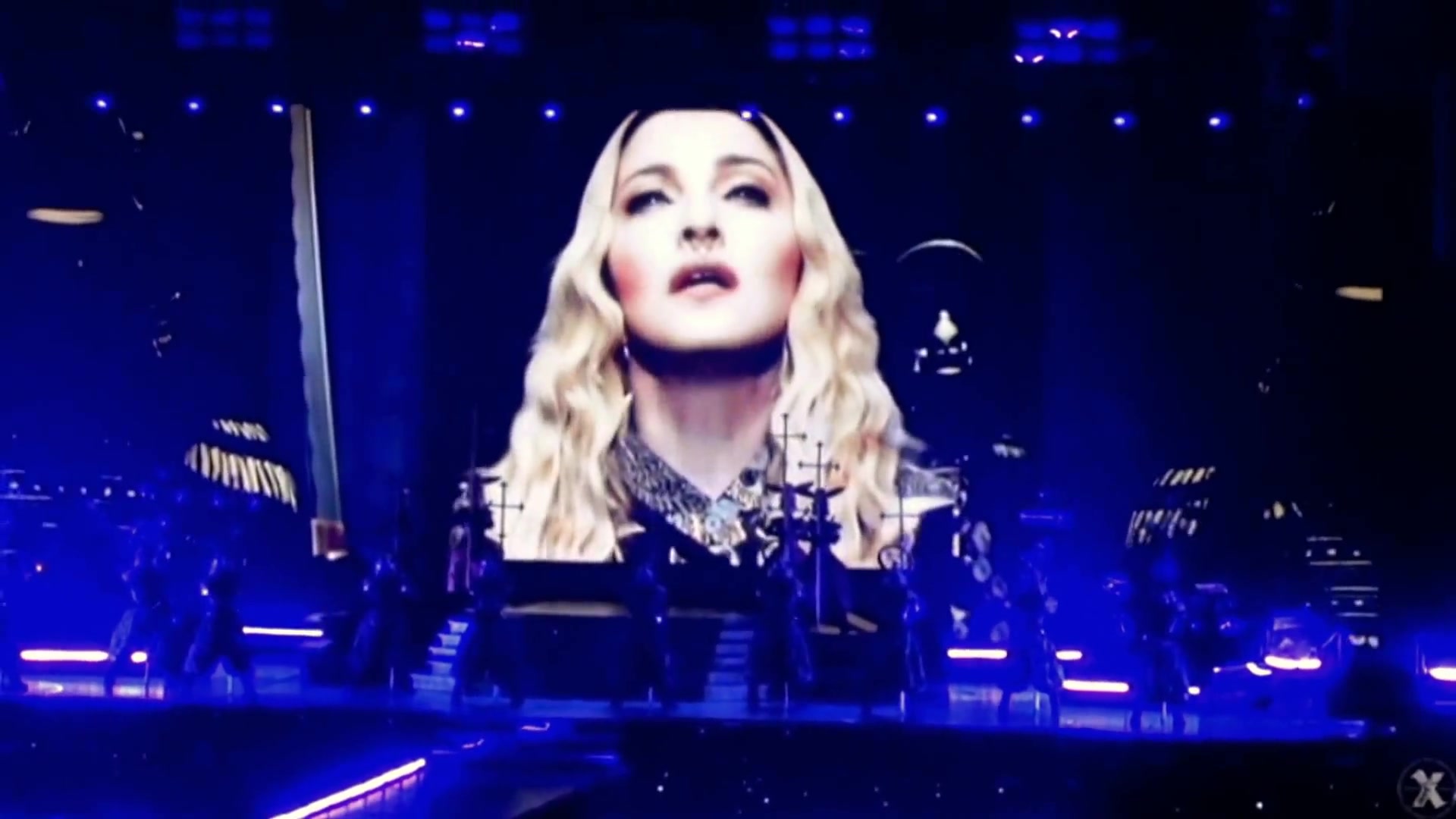 [图]Madonna - My Rebel Valentine (Rebel Heart Tour Tokyo 14-02-2016)