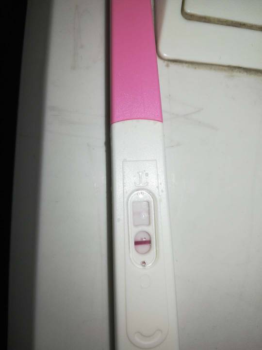 生理期,姨妈延迟11天没来,然后用验孕棒测了是一条杠