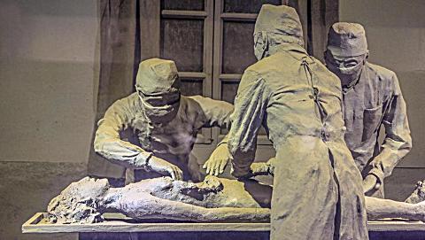 荒原城堡731小孩被解剖图片
