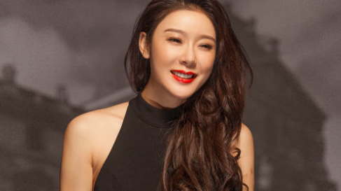 外貌并不出色的赵雅淇,为何能让众多男神倾倒,她有何不一样?