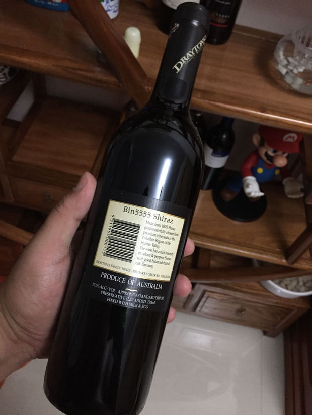 请问这个是什么红酒,叫什么,哪里产的?知道德