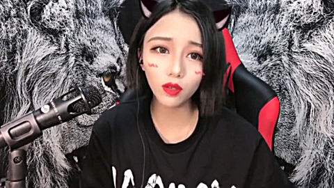 鱼香婆婆喊麦,这声音果然磁性,总算见到真人了!