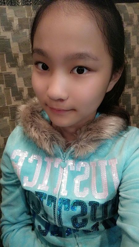 16 这眼神,我几乎看见一个不纯洁的女孩子,从眼神我看的出来,此人脾气