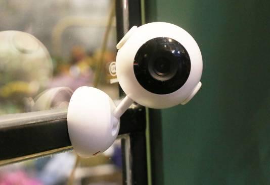 入侵家庭摄像头案_家庭摄像头轻易被入侵?