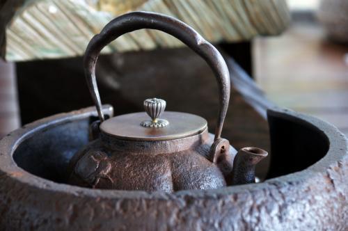 铁壶烧水有什么好处