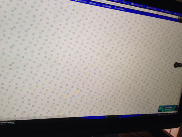 w10电脑开机每次到登录界面就忽然黑屏,显示