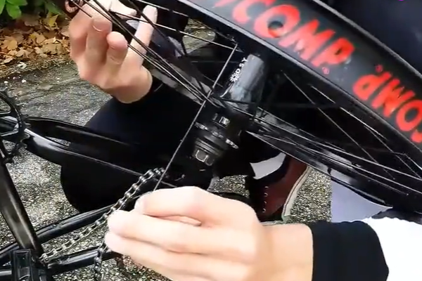 自行车怎样换辐条