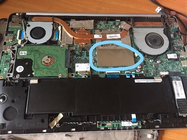 华硕笔记本v505l的内存条在哪