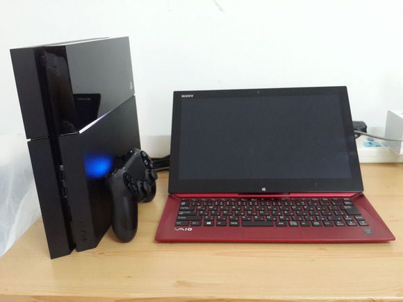 PS4可不可以和电脑显示屏和电脑音响连接?!求