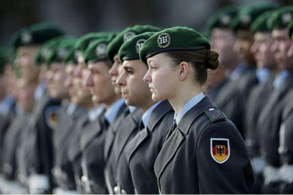 梵蒂冈空军是什么梗,出自哪里?