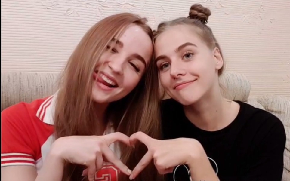 酒窝土豆cp的日常--搂搂抱抱 亲亲  俄罗斯教父