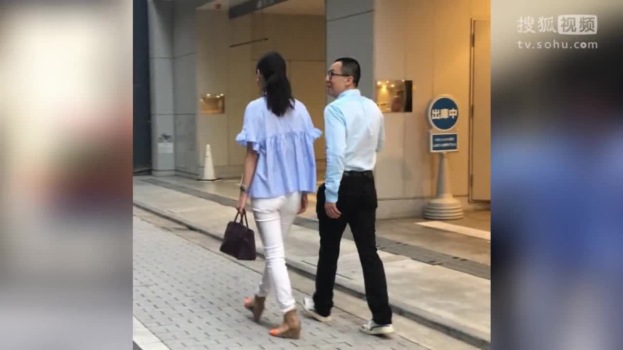 又双叒换女伴? 李泽楷:只是老朋友啦