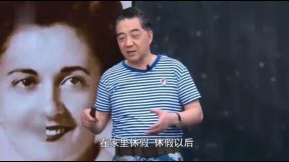 [图]张召忠:著名的“胜利之吻”,原来俩人互相不认识!