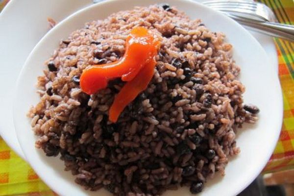 黑豆饭曾是黑奴的伙食,为何却摇身一变成了巴西国菜?