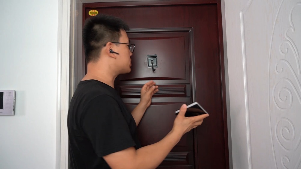 震惊,猫眼开锁居然只要几秒钟,特别是开发商送的那种,最不安全