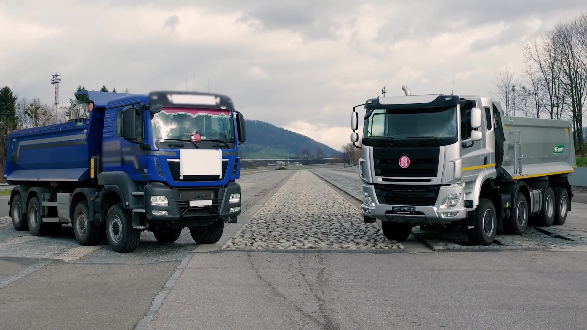 太脱拉卡车 性能比较 一个视频告诉你什么叫真正的如履平地